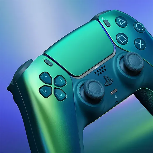 2025-DS-Teal-Hero-lifestyle-3.webp